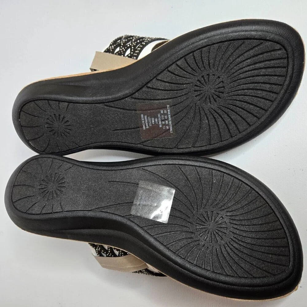 I Love Comfort Erika Black Thong Flat Wedge Sandal Sz 9M - Picture 6 of 7